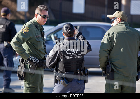 BP & OFO am Grenzübergang (San Ysidro). Stockfoto