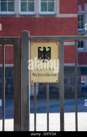 HAMBURG, Deutschland - 12. August 2012: Zeichen des Deutschen Wetterdienstes an ihrer Basis in Hamburg, Deutschland. Stockfoto