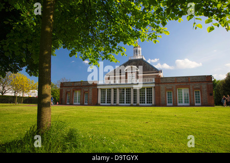 Serpentine Gallery in Kensington Gardens, Hydepark, London, UK Stockfoto