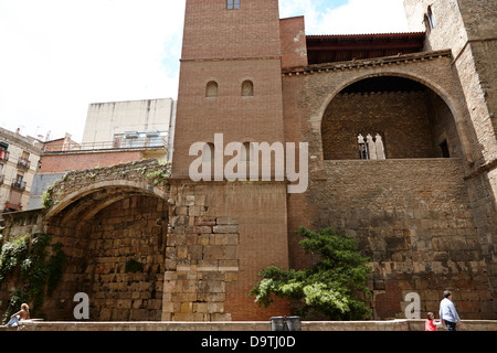 Reste, die verbleibenden Teile der alten römischen Stadtmauer von Barcelona-Katalonien-Spanien Stockfoto