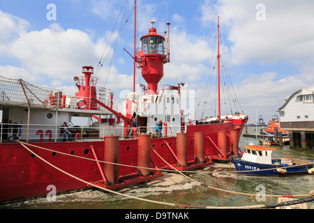 LV18 Trinity House Erbe Feuerschiff offen für Besucher im Hafen an der Mündung des River Stour. Harwich, Essex, England, Vereinigtes Königreich, Großbritannien Stockfoto