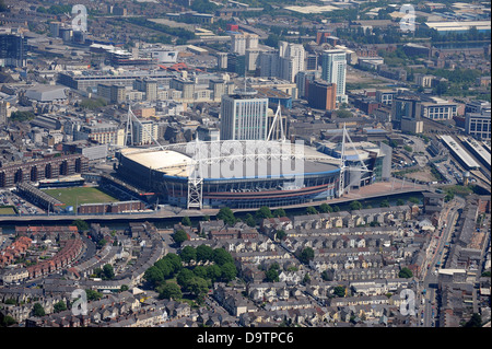 Luftaufnahme von Cardiff City Centre und Millenium stadium Stockfoto