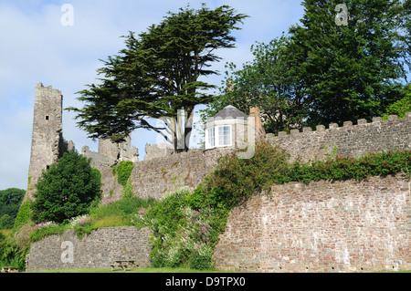 Pavillon Gartenhaus in der Wand des Laugharne Castle, wo Dylan Thomas Porträt des Künstlers als ein junger Hund Carmarthenshi schrieb Stockfoto