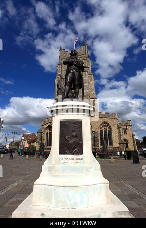 Statue von Suffolk Künstler Thomas Gainsborough und St. Peterskirche, Markt Hill, Sudbury, Suffolk County, England, Stockfoto