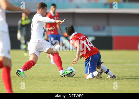 Antalya, Türkei. 26. Juni 2013. FIFA U-20 WM TÜRKEI 2013 AKDENIZ UNIVERSITÄT-STADION, ANTALYA, TÜRKEI. 26. JUNI 2013. Bild zeigt ENGLAND U20 Nr. 21 Ross BARKLEY in der Partie gegen CHILE im Rahmen des Turniers FIFA U-20 World Cup Türkei 2013 heute Abend. Bildnachweis: Jeff Gilbert/Alamy Live-Nachrichten Stockfoto