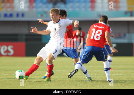 Antalya, Türkei. 26. Juni 2013. FIFA U-20 WM TÜRKEI 2013 AKDENIZ UNIVERSITÄT-STADION, ANTALYA, TÜRKEI. 26. JUNI 2013. Bild zeigt ENGLAND U20 Nr. 7 James WARD-PROWSE heute Abend im Spiel gegen CHILE im Rahmen des Turniers FIFA U-20 World Cup Türkei 2013. Bildnachweis: Jeff Gilbert/Alamy Live-Nachrichten Stockfoto