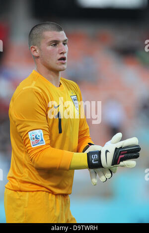 Antalya, Türkei. 26. Juni 2013. FIFA U-20 WM TÜRKEI 2013 AKDENIZ UNIVERSITÄT-STADION, ANTALYA, TÜRKEI. 26. JUNI 2013. Bild zeigt ENGLAND U20 Keeper Nr. 1 Samual JOHNSTONE heute Abend im Spiel gegen CHILE im Rahmen des Turniers FIFA U-20 World Cup Türkei 2013. Bildnachweis: Jeff Gilbert/Alamy Live-Nachrichten Stockfoto