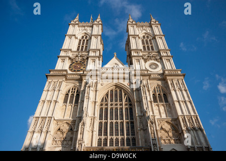 Die Westfassade des Westminster Abbey ehemals der Stiftskirche St. Peter in Westminster Stockfoto