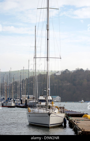 Segelyachten auf dem Fluss Dart Stockfoto