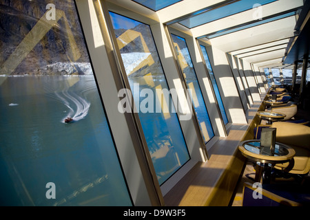 Blick von der Panoramaloung, Deck 7 MS Fram, Grönland. Stockfoto
