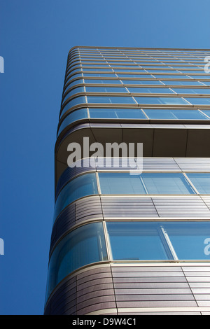 Fassade der 18 Geschichte DWI-Turm in Hamburg, Deutschland, gebaut im Jahr 2007, die modernistische Astra-Turm zu ersetzen. Stockfoto