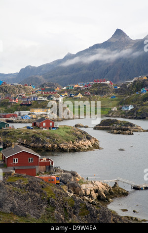 Sisimiut ist die zweitgrößte Stadt des Landes und seiner nördlichsten ganzjährig eisfreien Hafen, Grönland Stockfoto