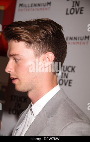 26. Juni 2013 - New York, New York, US - Schauspieler PATRICK SCHWARZENEGGER besucht New York special Screening von "Stecken In Love" im Sonnenschein Landmark Theater statt. (Bild Kredit: Nancy Kaszerman/ZUMAPRESS.com ©) Stockfoto