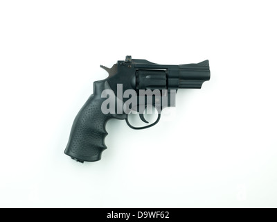 Einen schwarzen Revolver isoliert auf weißem Hintergrund Stockfoto