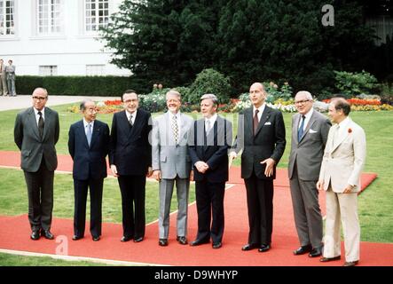 Gruppenbild des Staatspräsidenten und Regierungschefs der sieben führenden westlichen Industriestaaten am 16. Juli 1978: (l-R) Präsident der EG-Kommission Roy Jenkins, japanische Ministerpräsident Takeo Fukuda, italienischen Ministerpräsidenten Giulio Andreotti, US-Präsident Jimmy Carter, Bundeskanzler Helmut Schmidt, staatlichen französischen Präsidenten Valery Giscard d ' Estaing, der britische Premierminister James Callaghan und kanadische Premierminister Pierre Trudeau. Stockfoto