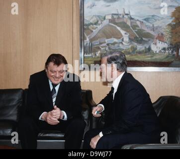 Franz Josef Strauß (l, CSU) besucht Bundeskanzler Helmut Kohl für einen Abschied am 28. November 1978, zu besuchen, da er bayerischer Ministerpräsident werden und tritt seinen Sitz im Bundestag. Stockfoto
