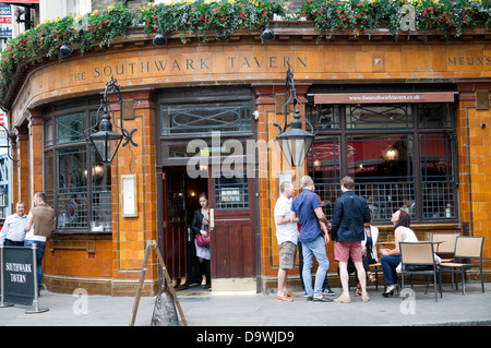 Southwark Taverne im Borough High Street - London-UK Stockfoto