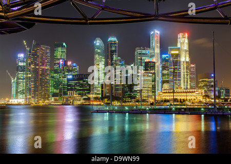 Südost-Asien, Singapur, die Helix-Brücke führt über Marina Bucht des Marina Bay Sands Hotel und resort Stockfoto