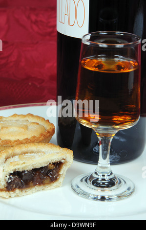 Mince Pies und Sherry. Stockfoto