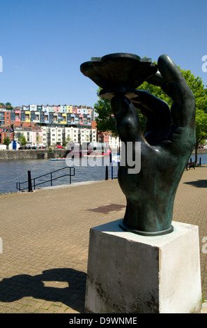 Hand der Flussgott von Vincent Woropay, Baltische Wharf, Floating Harbour, Bristol, England. Stockfoto