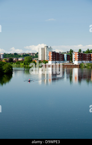 Ruderer am Fluss Taff, Grangetown, Cardiff, Wales. Stockfoto