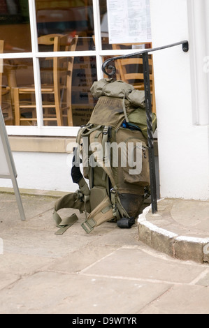 Rücksack Säcke Rucksack Rucksäcke schwere große sperrige massive BigBag Taschen Wandern Wanderer Wanderer umständlich Stockfoto