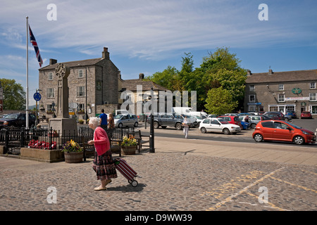 Marktplatz im Sommer Leyburn North Yorkshire Dales England Großbritannien Großbritannien Großbritannien Großbritannien Großbritannien Großbritannien Großbritannien Großbritannien Großbritannien Stockfoto