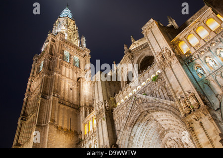 Toledo - Cathedral Primada Santa Maria de Toledo in der Nacht Stockfoto