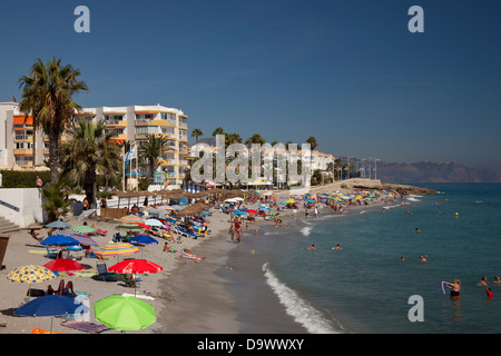 Hotels am Strand, Nerja, Costa Del Sol, Andalusien, Spanien, Europa Stockfoto