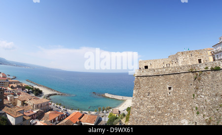 Murat Burg und das Meer von Pizzo Calabro, Kalabrien, Italien Stockfoto