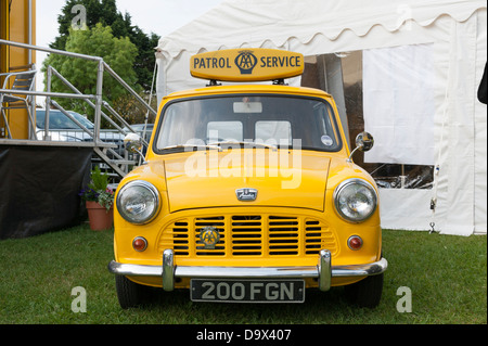 Ein Vintage gelb RAC Mini Van Patrouille Service-Fahrzeug bei der Royal Cornwall Show UK Stockfoto