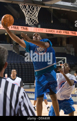 Samardo Samuels (Newark, NJ / St. Benedikt). Die National Basketball Players Association statt ein Lager für die Top 100 High School Basketball-Perspektiven in der John Paul Jones Arena an der University of Virginia in Charlottesville, VA vom 20. Juni 2007 durch 23. Juni 2007. Stockfoto