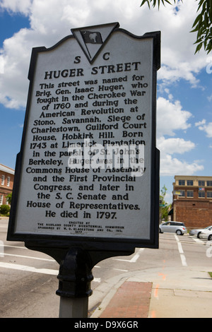 HUGER Straße hieß diese Straße für Major General Isaac Huger, kämpfte im Cherokee Krieg 1760 und während der amerikanischen Revolution an Stono, Savannah, Belagerung von Charlestown, Guilford Court House, Hobkirk Hill. 1743 in Limerick-Plantage in der Pfarrei St. John Berkeley geboren Huger in Commons House of Assembly und die ersten Provincial Congress und später in der S. C. Senate und das House Of Representatives. Er starb im Jahre 1797. Errichtet von der Richland County Bicentennial Kommission; Gesponsert von W. O. Blackstone und Co., Inc., 1977 Stockfoto