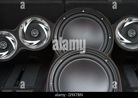 Auto nach dem tuning mit großen Stereo-System. Stockfoto