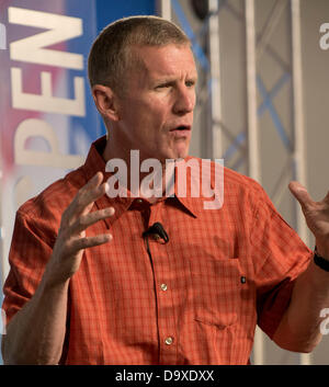 Aspen, Colorado, USA. 27. Juni 2013. Ehemaliger US Army General STANLEY A. MCCHRYSTAL beteiligt sich an den "Aspen Ideas Festival". Bildnachweis: Brian Cahn/ZUMAPRESS.com/Alamy Live-Nachrichten Stockfoto