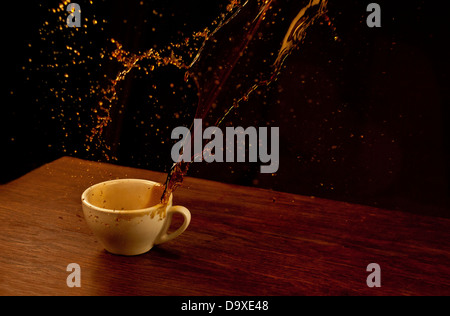 Kaffee Tasse-Absturz Stockfoto
