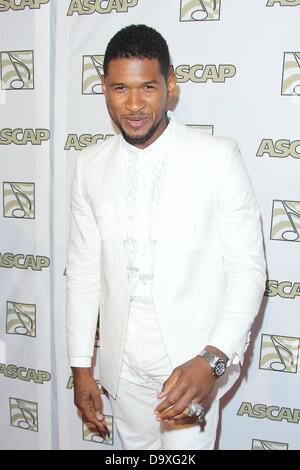 Los Angeles, Kalifornien, USA. 27. Juni 2013. Usher besucht 26. jährlichen Rhythmus & Soul Music Awards am 27. Juni bei The Beverly Hilton Hotel.Beverly Hills, CA. USA. Bildnachweis: TLeopold/Globe Photos/ZUMAPRESS.com/Alamy Live-Nachrichten Stockfoto