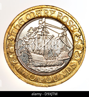 Britische £2 Münze - 2011 - 500. Jahrestag der Jungfernfahrt der Mary Rose, entworfen von John Bergdahl Stockfoto