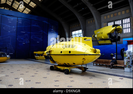 La Cité De La Mer, Cyana und Nautile Ifremer u-Boot, Museum, Cherbourg, Hafen, Manche, Region Basse-Normandie, Cotentin, Frankreich Stockfoto