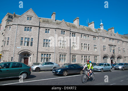 Verkehr vor Pearse Street Garda Polizei station (1910) Dublin Irland Mitteleuropa Stockfoto