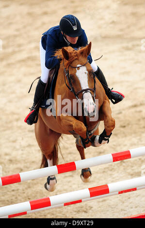 Monte-Carlo, Monaco. 28. Juni 2013. Laura Renwick [GBR] während der LONGINES Global Champions Tour-Veranstaltung von Monte-Carlo. Stockfoto