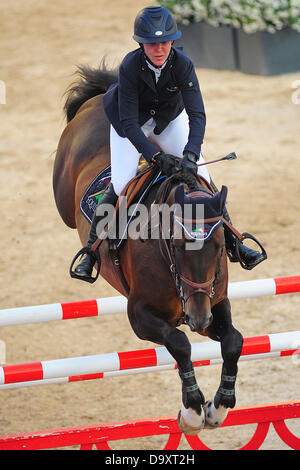 Monte-Carlo, Monaco. 28. Juni 2013. Lauren Hough der USA während der LONGINES Global Champions Tour-Veranstaltung von Monte-Carlo. Stockfoto