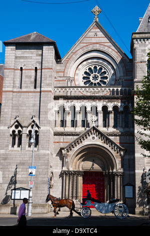 Pferdekutsche Kutsche vor St. Annen Kirche Dawson Street Dublin Irland Mitteleuropa Stockfoto