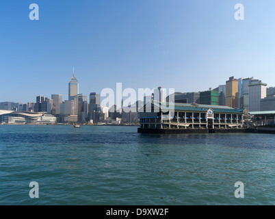 dh Central Ferry Pier VICTORIA HARBOUR HONG KONG Maritime Museum Pier Wanchai und Central Wolkenkratzer Stockfoto