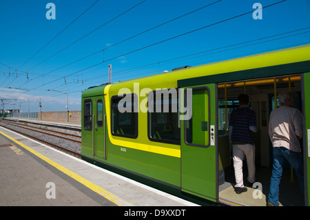 DART-Zug am Bahnhof Station Howth-Halbinsel in der Nähe von Dublin Irland Europa Stockfoto