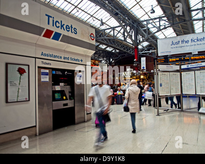 Innere des Marylebone Train Station, London, England, Vereinigtes Königreich Stockfoto