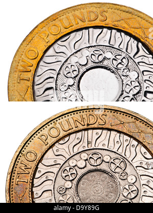 Gefälschte britische £2 Münze (oben) im Vergleich zum Original (unten) zeigt Mangel an Details und verschiedenen Farben. (siehe Beschreibung) Stockfoto