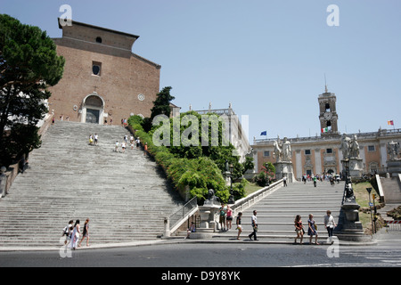 Treppe, die Kirche Santa Maria in Aracoeli (Chiesa di Santa Maria in Aracoeli), Rom, Italien Stockfoto