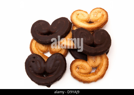 Cookies auf einem weißen Hintergrund in Herzform Stockfoto