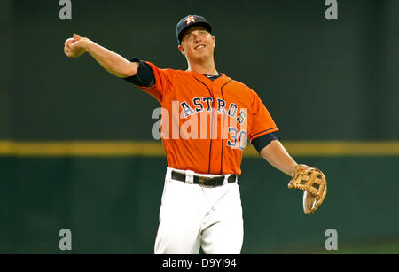 Houston, Texas, USA. 28. Juni 2013. Houston Astros Infielder Matt Dominguez #30 erwärmt sich vor dem MLB-Baseball-Spiel zwischen der Houston Astros und die Los Angeles Angels von Minute Maid Park in Houston, Texas. Bildnachweis: Cal Sport Media/Alamy Live-Nachrichten Stockfoto